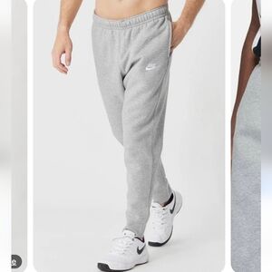 NWT Mens Nike Standard Fit Tapered Leg Regular Length Size Small